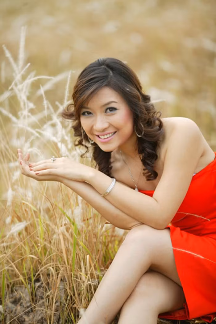  Nữ diễn viên xinh đẹp vào ngành ngân hàng rồi bị truy tố: Hoàng Thị Hồng Tứ (SN 1983), được nhiều người biết đến trong vai trò một diễn viên truyền hình với nghệ danh Quỳnh Tứ trước khi làm vào làm việc tại OceanBank. Ảnh: Zing.vn. 