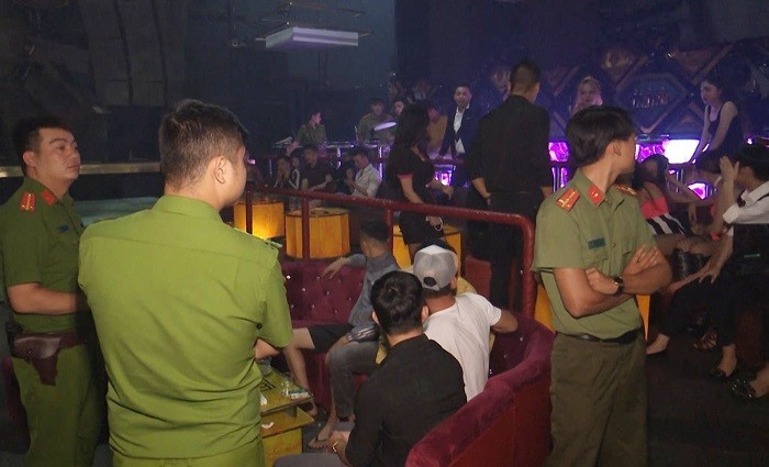 Qua tam ba ban, Q Lounge - Da Nang lai chua nam thanh nu tu phe ma tuy