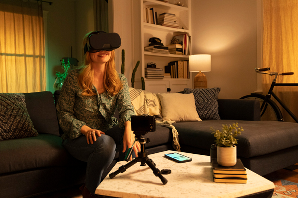 Hai nền tảng quay chụp mới được Canon ra mắt trong triển lãm lần này là AMLOS - nền tảng họp trực tuyến với các công cụ tối ưu theo từng cử chỉ của người dùng và Kokomo - nền tảng thực tại ảo cho phép thực hiện các cuộc gọi ấn tượng hơn.