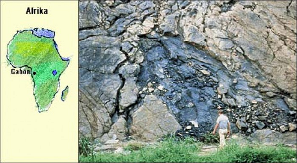 Ngoài ra, dường như lò phản ứng ở Oklo là phát minh tiên tiến hơn bất cứ thứ gì được chúng ta xây dựng hiện nay. Nó có bề dài lên tới vài dặm, và tác động nhiệt của nó đến môi trường chỉ giới hạn trong 40 mét ở tất cả các mặt. Chất thải phóng xạ vẫn được bao bọc bởi các yếu tố địa lý bên ngoài và không vượt ra ngoài bãi.