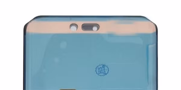 Trong đó bao gồm camera hồng ngoại, hệ thống đèn chiếu Flood illuminator, cảm biến tiệm cận, cảm biến ánh sáng, loa thoại, micro, camera trước và máy chiếu.