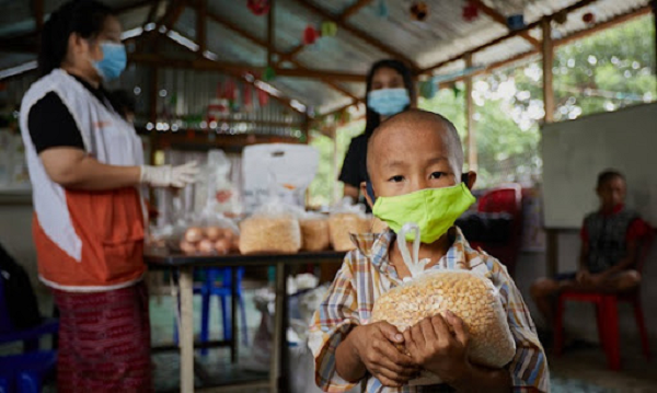 Trong năm qua, nhiều quốc gia trên thế giới gặp khó khăn về kinh tế do ảnh hưởng của dịch COVID-19, thiếu hụt nguồn cung khí đốt khiến lạm phát gia tăng ở mức đáng lo ngại. Những yếu tố này góp phần đẩy giá năng lượng và lương thực tăng cao từ cuối năm 2021 và có thể kéo dài sang 2022.
