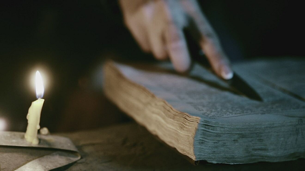 "Cơn mưa mới, nóng chảy và đột ngột. Viên đá lửa từ trên trời rơi xuống khiến biển khô cạn. Cái chết ở 7 khu vực, gồm cả biển và đất liền, đến đột ngột"