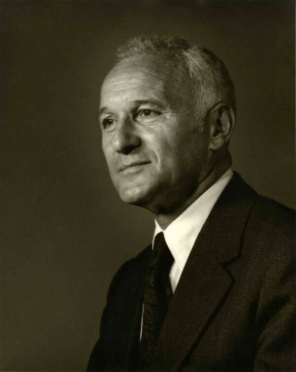 Không có gì ngạc nhiên khi việc tạo ra một huyết thanh như vậy là vô cùng khó khăn. Do đó, các nhà nghiên cứu tin rằng có thể đạt được một loại kiểm soát tâm trí bằng cách đặt đối tượng vào trạng thái tinh thần bị thay đổi nặng nề. Họ muốn sản xuất ra các loại thuốc dùng để kiểm soát, can thiệp điều khiển trí óc con người nhằm chống lại phe do Liên Xô đứng đầu.