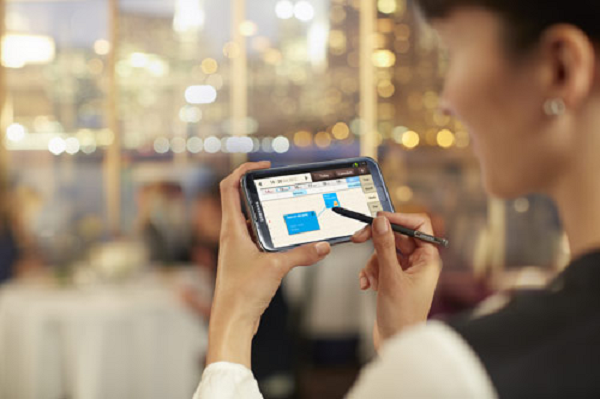 Ví dụ như: cách trao đổi thông tin, làm việc di động, giải trí mọi lúc mọi nơi... Điện thoại di động thực sự đã giúp thay đổi toàn diện cuộc sống theo hướng tích cực hơn.