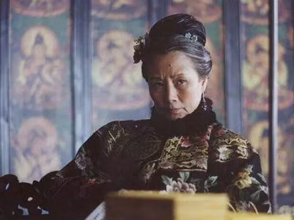 Điều cuối cùng chính là tự lo hậu sự cho mình. Từ Hy Thái Hậu muốn được chuyển linh cữu từ Từ Ninh Cung đến Hoàng Cực Điện. Sau khi nguyện vọng được đáp ứng, đôi mắt của Từ Hy Thái Hậu đã mệt mỏi đến mức không thể mở ra được nữa.