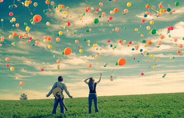 Người Do Thái chiêm nghiệm: Trên đời có ba thứ mà không ai có thể cướp mất của bạn: Một là thức ăn đã vào dạ dày; Hai là mơ ước ở trong lòng; Ba là kiến thức đã học ở trong đầu.