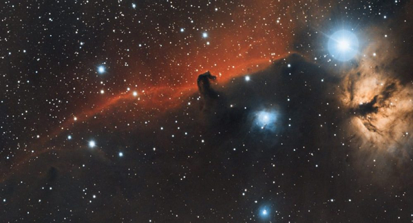 Tuy nhiên dữ liệu cho thấy nó không hề là một hành tinh hình cầu gọn gàng, mà như một cái gì đó không có hình dạng cổ định, với phần lớn "cơ thể" làm từ những đám mây khí bụi mờ đục.