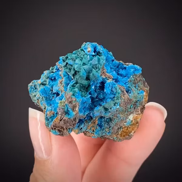 Một điểm đặc biệt là từ năm 1700 đến nay, chỉ có Cornwall củɑ Anh là nơi duy nhất trên thế giới xuất hiện loại khoáng chất màu ngọc lục bảo lạ lùng nàу.