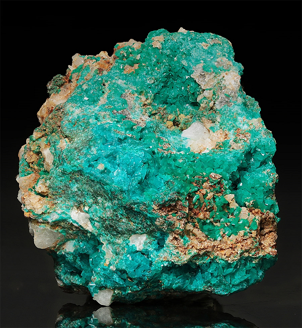 Phát biểu với truyền thông, Rumsey cho biết: "Sự thay đổi về màu sắc là do sự thay đổi về mặt hóa học, với tư cách là các nhà khoáng vật học, chúng tôi xác định nó là một khoáng chất mới".