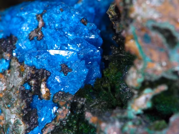 Nhóm nghiên cứu hy vọng có thể tìm hiểu nhiều hơn về khoáng vật tuyệt đẹp này. Chúng có thể sẽ được tìm thấy nhiều hơn trong các bộ sưu tập công cộng và tư nhân khác.