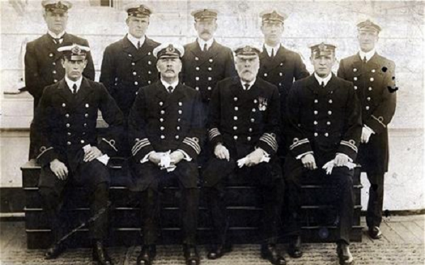 Hai mươi ba năm sau đó, vào một đêm tháng 4/1912, con thuyền Titanic đã gặp phải cảnh ngộ trùng hợp y hệt như tình tiết viết trong cuốn tiểu thuyết đó. Nó bị đắm do đâm vào một tảng băng trôi, khiến hơn 1.500 người tử nạn. Vụ đắm tàu này đã đi vào lịch sử như là vụ tai nạn hàng hải nghiêm trọng nhất trong thời bình.