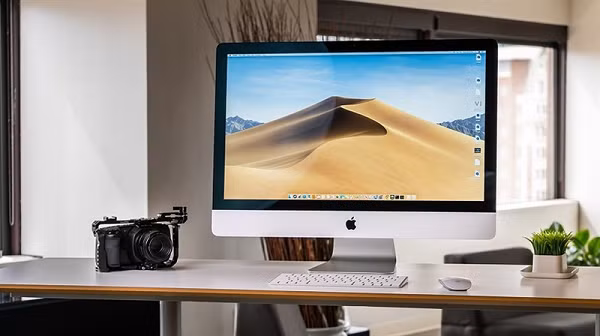 Thiết bị có thể sở hữu viền đen và thay thế cho iMac 27 inch cũ được cập nhật lần cuối vào tháng 8 năm 2020. Chiếc máy tính để bàn mới này có thể sẽ có thông số kỹ thuật rất giống với MacBook Pro 14 và 16 inch, bao gồm bộ xử lý M1 Pro/M1 Max mạnh mẽ.