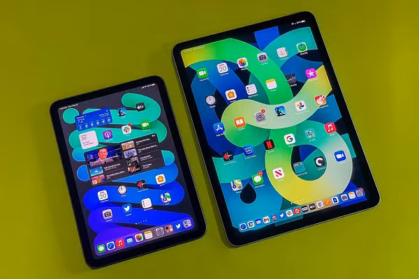 Một số nâng cấp khác trên iPad Air 2022 gồm hệ thống 4 loa ngoài thay vì 2 loa. Người dùng cũng có nhiều tùy chọn màu sắc khác nhau. Trên thế hệ trước, Apple cung cấp 5 màu sắc gồm bạc, xám, vàng, xanh dương và xanh lá.