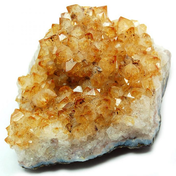 Đá Citrine thu hút và nhận được sự yêu thích không chỉ vì vẻ đẹp của nó mà còn bởi ý nghĩa to lớn nó mang lại cho người sử dụng. Theo các chuyên gia đánh giá đeo đá Citrine bên người thường xuyên có thể giúp người dùng mình mẫn và cải thiện trí nhớ.