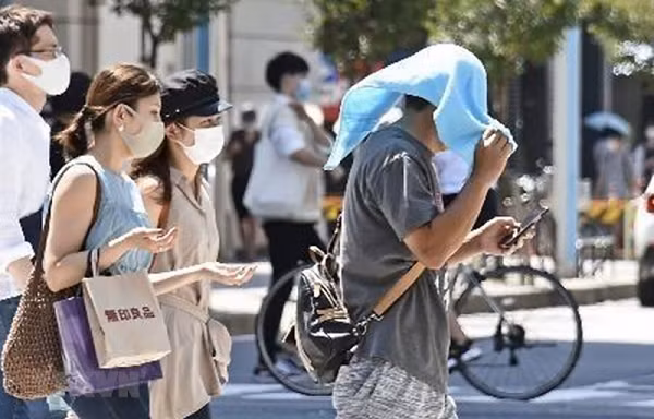 Theo NOAA, trong năm 2021, nhiệt độ trung bình toàn cầu tăng 0,84 độ C so với mức trung bình của thế kỷ 20, và là năm có nhiệt độ cao thứ 6 tính từ khi thống kê bắt đầu được tiến hành vào năm 1880.