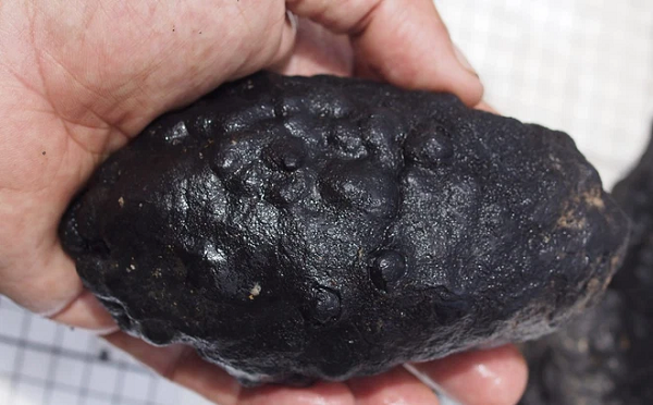 Mọi mối quan tâm về kim loại thời điểm đó đều tập trung vào khai thác "nốt mangan". Gần 0,5 tỷ USD đã được đầu tư để xác định vị trí các mỏ tiềm năng và nghiên cứu phát triển công nghệ khai thác, chế luyện nốt sần.