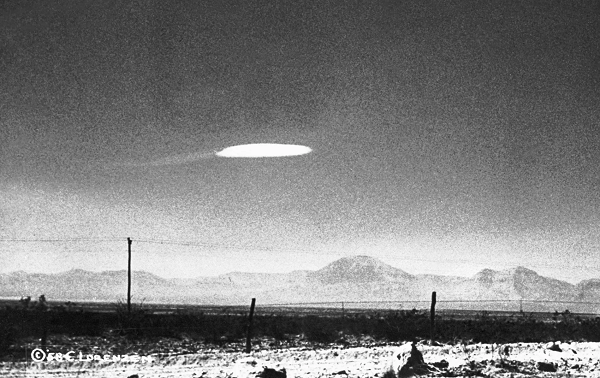 Tháng 8 và tháng 9/1951, một số ánh sáng bất thường đã được phát hiện trên bầu trời phía trên Lubbock, ở Texas. Đây là một trong những vụ đầu tiên ở Hoa Kỳ được báo cáo là nhìn thấy UFO.