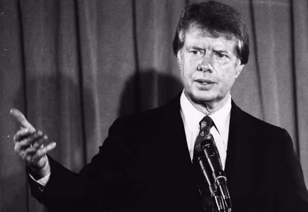 Năm 1973, trước khi nhậm chức Tổng thống Hoa Kỳ, Jimmy Carter, thống đốc bang Georgia, báo cáo đã nhìn thấy một vật thể bay không xác định. Vụ việc chỉ được công khai sau khi Carter ở Nhà Trắng.