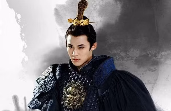 Nổi bật hơn cả trong số đó phải kể đến Lan Lăng Vương. Mỹ nam Lan Lăng Vương là con trai lớn của Cao Hoan (Người đầu tiên sáng lập Bắc Kỳ). Cao Hoan có tất cả sáu người con, nhưng chỉ duy nhất Lan Lăng Vương sử sách không hề ghi rõ phụ mẫu là ai!