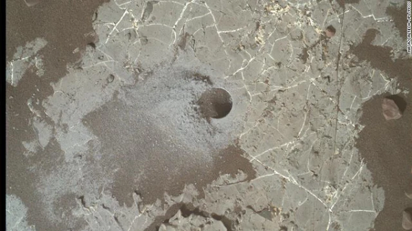 Một số mẫu được làm giàu bằng cacbon 13 và một số mẫu đã cạn kiệt carbon, chúng chỉ ra những quá trình độc đáo khác chu trình carbon trong kỷ nguyên hiện đại của Trái Đất.