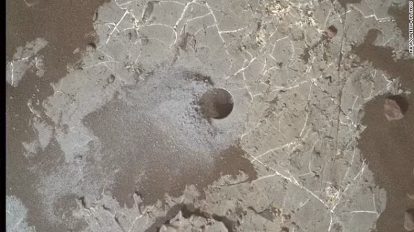 Một số mẫu được làm giàu bằng cacbon 13 và một số mẫu đã cạn kiệt carbon, chúng chỉ ra những quá trình độc đáo khác chu trình carbon trong kỷ nguyên hiện đại của Trái Đất.