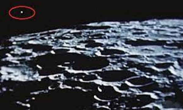 George Leonard cho rằng NASA biết nhiều hơn những gì chúng ta có được về hoạt động ngoài Trái đất trên Mặt trăng và đang cố gắng che đậy thông tin.