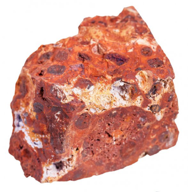 Các quặng kim loại thường là các oxide, sulfide, silicat, hoặc kim loại "tự sinh" (như đồng tự sinh) là những khoáng vật không tập trung phổ biến trong vỏ Trái Đất hoặc các kim loại "quý" (ít gặp dạng hợp chất) như vàng.