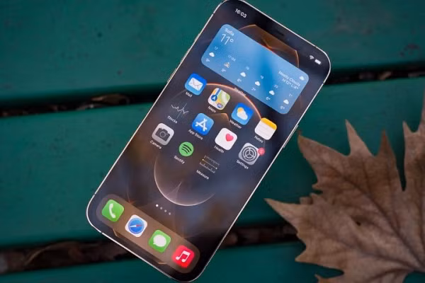 Máy có thể được trang bị camera chính 48MP sắc nét hơn (tăng từ 12MP). Apple cũng có thể “khai tử” iPhone mini để nhường chỗ cho iPhone 14 Max (màn hình 6,7 inch) mới.