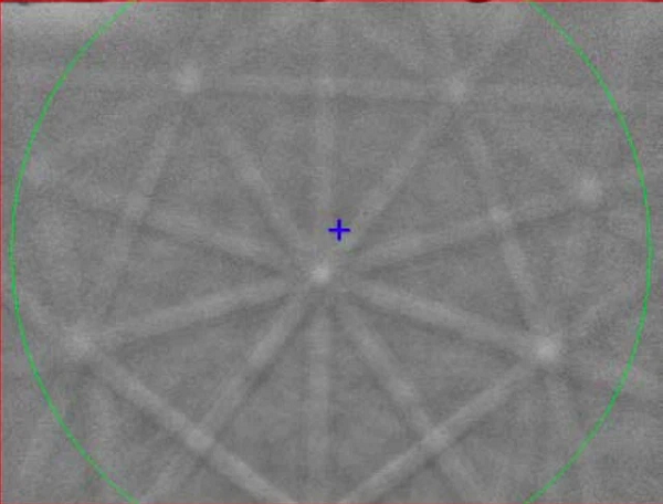 Giả tinh thể là một dạng tồn tại khác biệt của chất rắn, trong đó các nguyên tử sắp xếp dường như đều đặn nhưng không có sự lặp lại.