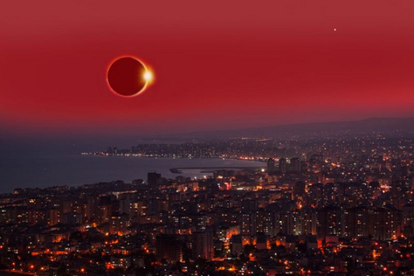 Nếu ở Ấn Độ đúng vào dịp nhật thực, bạn nên ở trong nhà. Người dân nơi đây tin rằng ánh mặt trời lúc này có hại.