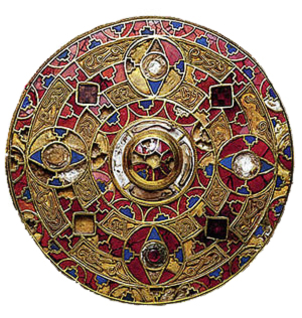 Một cuộc khai quật lớn, quy tụ nhiều nhà khảo cổ lẫn 150 tình nguyện viên với hầu hết là trẻ em từ trường tiểu học Rendlesham gần đó, đã được tổ chức.