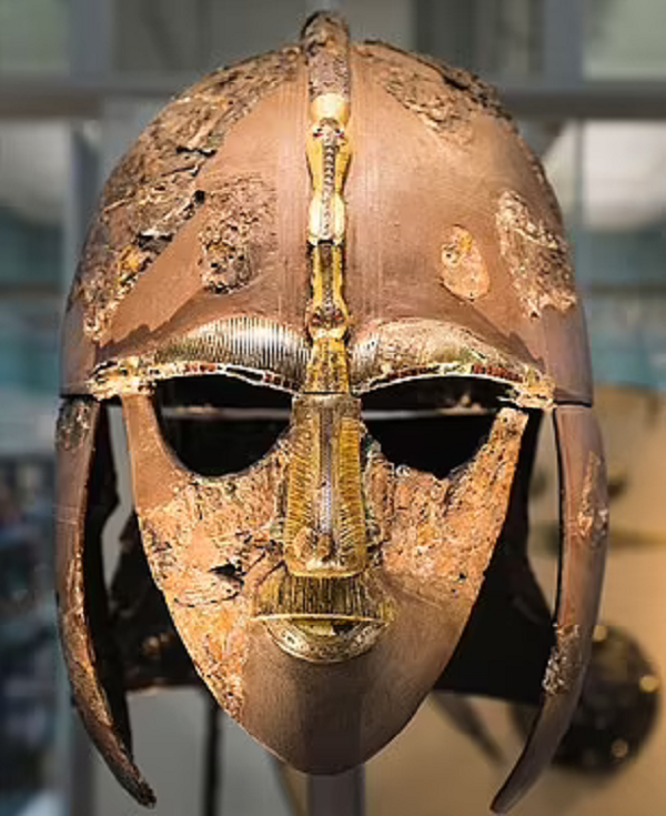 Thậm chí người ta còn tìm thấy một chiếc nón hiệp sĩ tinh xảo, có thể đang được gia công dang dở cho Vua Raedwald.