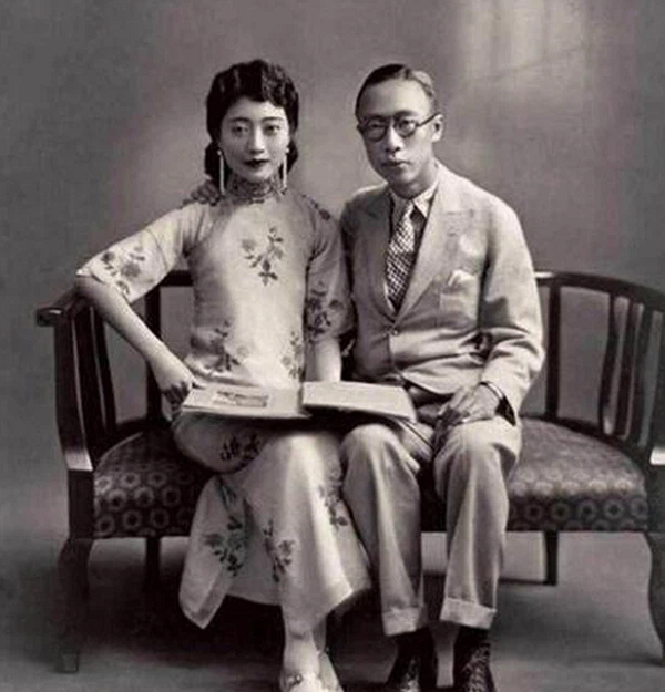 Năm 1922, Uyển Dung trở thành Hoàng hậu của Hoàng đế Tuyên Thống Phổ Nghi, là Hoàng hậu cuối cùng của triều Thanh và cũng là Hoàng hậu cuối cùng của chế độ phong kiến Trung Quốc.