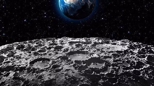 Dù thất vọng về "túp lều bí ẩn" nhưng hình dạng cuộn tròn của tảng đá giờ đây lại mang biệt danh mới là "thỏ ngọc" vì trông hơi giống một chú thỏ đang cúi xuống vài củ cà rốt trước mặt.