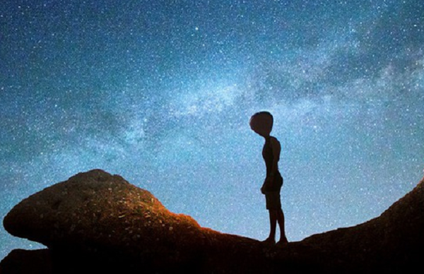 NASA cũng phát hiện bằng chứng về khí mê-tan bay ra từ mặt trăng Sao Thổ Enceladus. Điều này dẫn đến giả thuyết các "vằn hổ" ấn tượng của mặt trăng này chính là khu vực phun các hạt băng nước vào không gian.