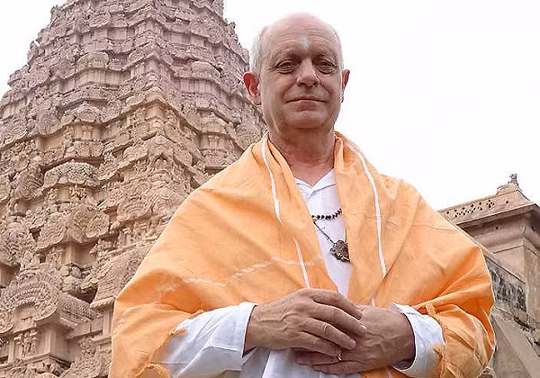 Nhà tiên tri nổi tiếng người Anh Craig Hamilton-Parker cho biết tình trạng bất ổn kinh tế và xã hội sẽ tiếp tục diễn ra vào năm 2022. Về thời tiết, Parker cho biết thế giới sẽ chứng kiến nhiều hiện tượng thời tiết cực đoan hơn vào năm 2022. Sẽ có nạn đói lớn ở châu Phi.