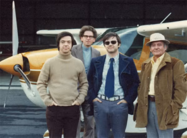 Một trong những thử nghiệm đáng chú ý diễn ra vào thời điểm năm 1974, khi Price được yêu cầu quan sát từ xa một mục tiêu được chọn ngẫu nhiên mà ông ta chưa hề biết. Địa điểm là một khu phức hợp hồ bơi tại Công viên Rinconada, cách Tòa nhà Radio Physics của Phòng thí nghiệm thuộc SRI khoảng 10km.