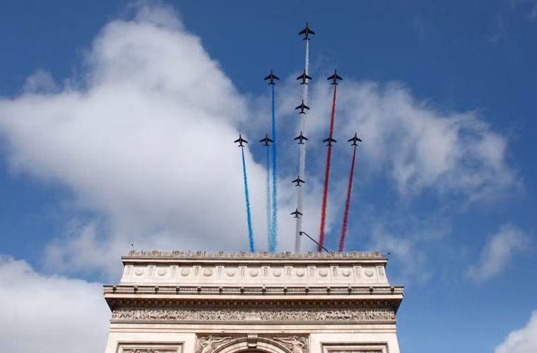 Cuộc duyệt binh kỷ niệm Quốc khánh diễn ra trong sự an toàn tuyệt đối, mức an ninh được đẩy lên cao nhất sau một loạt vụ khủng bố đẫm máu ở Pháp thời gian qua.