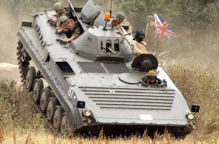 Hoặc khách hàng cũng có thể lựa chọn mua những chiếc BVP-1 - phiên bản BMP-1 sản xuất tại Czechoslovakia theo giấy phép từ Liên Xô với giá tương tự.