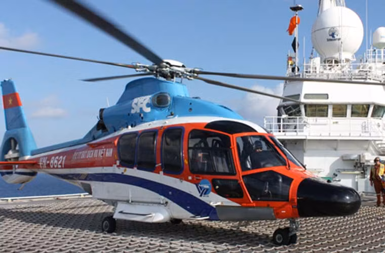 Máy bay trực thăng thế hệ mới EC-155 có trọng lượng cất cánh tối đa 4.800kg. Khả năng chuyên chở từ 10 đến 12 khách chưa kể phi hành đoàn. Phạm vi hoạt động 874km.