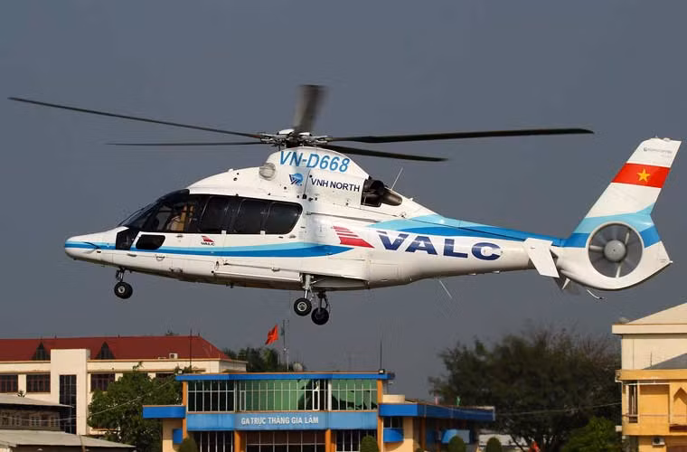 Theo thông tin bàn đầu, rất may, tổ bay đã điều khiển máy bay hạ cánh kịp thời và an toàn, toàn bộ 11 người trên khoang, trong đó có 2 phi công đều ở trạng thái ổn định.