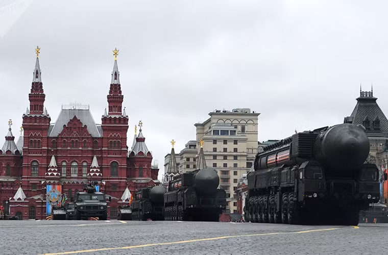 RS-24 Yars được coi là phiên bản nâng cấp của Topol-M, có khả năng triển khai 10 đầu đạn hạt nhân dẫn hướng độc lập (MIRV) với công suất mỗi đầu đạn 100-150 kiloton. Nguồn ảnh: TASS