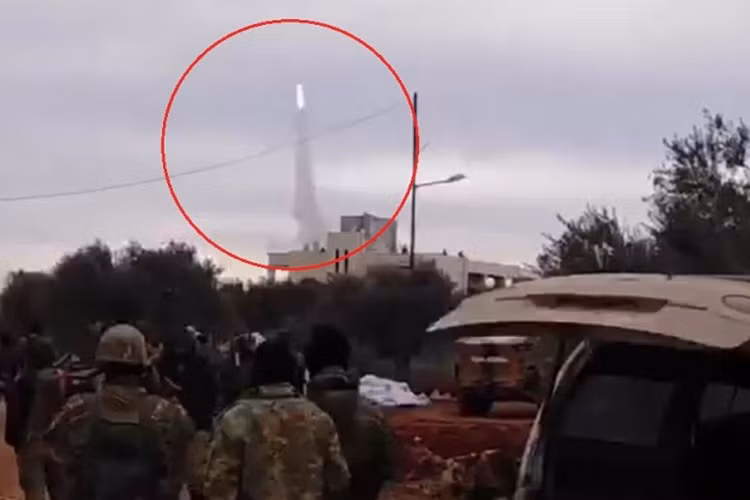 Đây cũng là điều hợp lý bởi nếu quân đội Thổ Nhĩ Kỳ đưa tổ hợp HISAR-A vào sâu trong đất Syria như vậy thì vũ khí này rất dễ bị đối phương phá hủy hay thậm chí bắt sống.