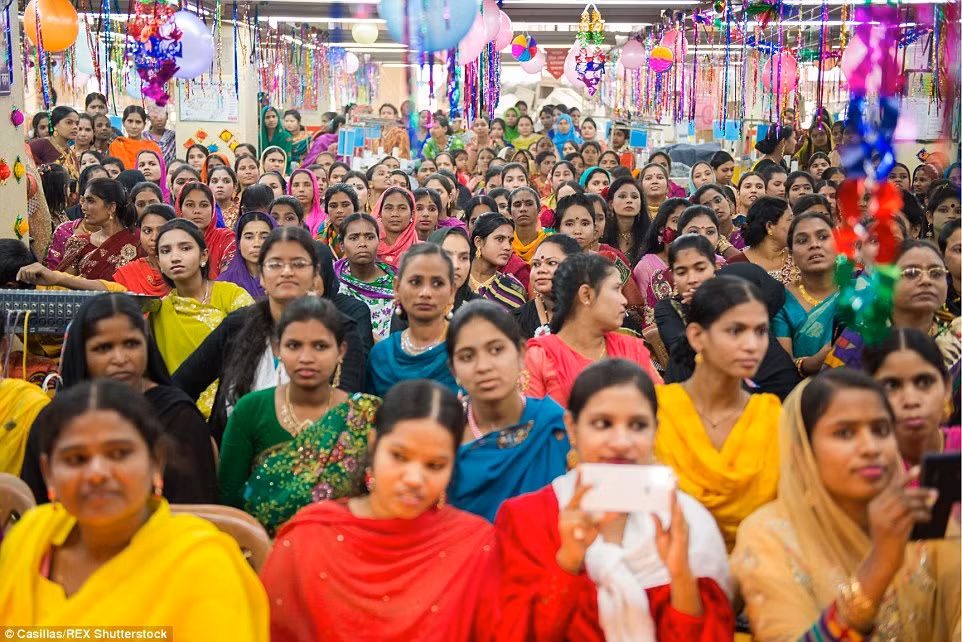 Hơn 60% công nhân may mặc ở Bangladesh là phụ nữ.