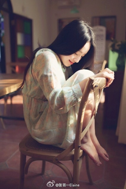 Một bức ảnh rất đáng yêu và đầy chất nghệ thuật của nữ sinh sư phạm đang gây sốt.