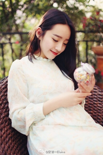 Nữ sinh sư phạm khiến cư dân mạng ngất ngây.