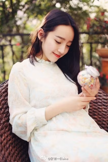 Nữ sinh sư phạm khiến cư dân mạng ngất ngây.