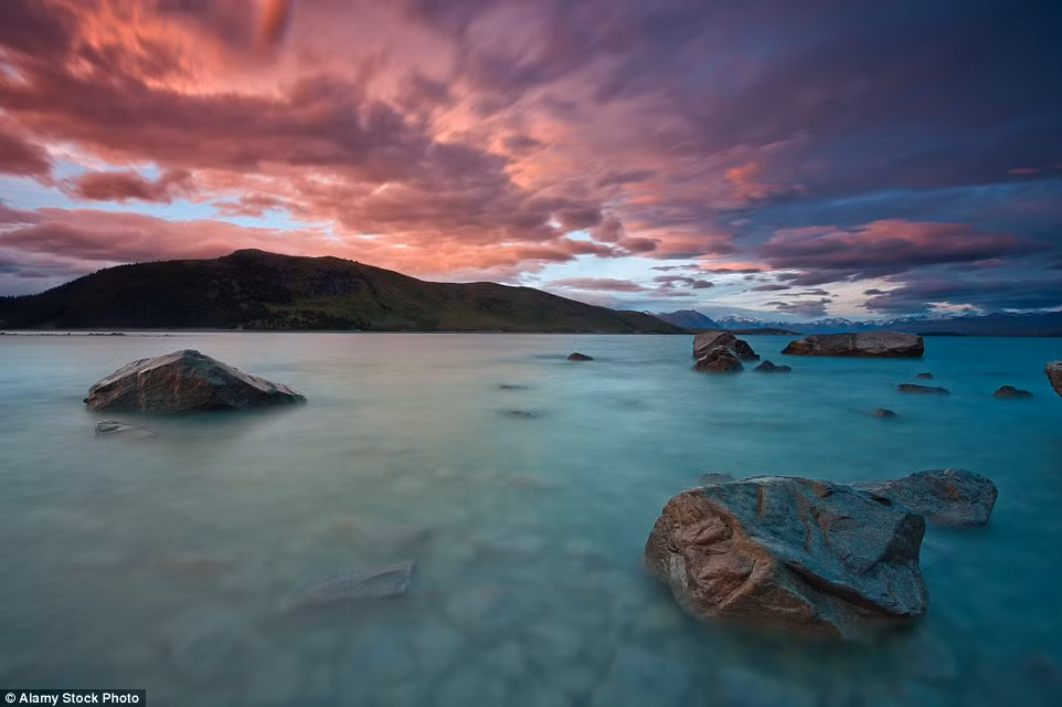 Khung cảnh lúc chạng vạng trên hồ Tekapo.