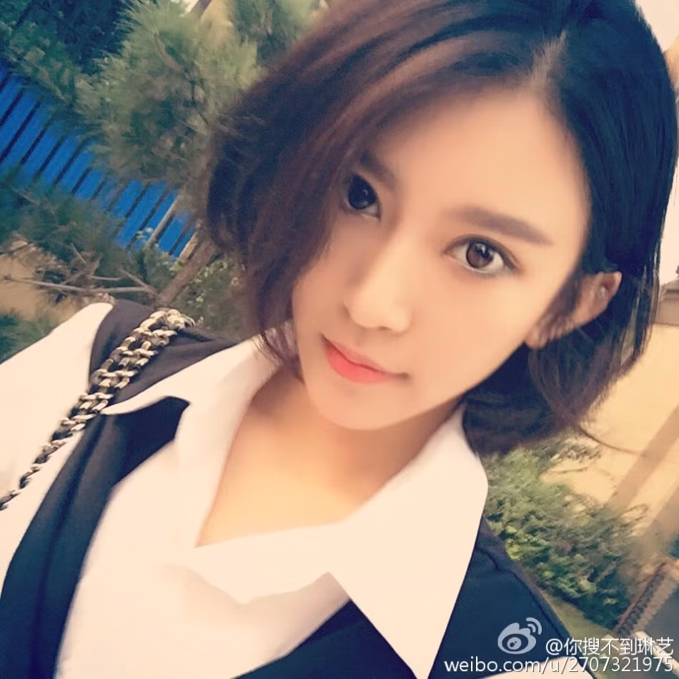 Mặc dù là mới là sinh viên năm thứ nhất, nhưng Zhang Lin Yi tỏ ra rất năng động.